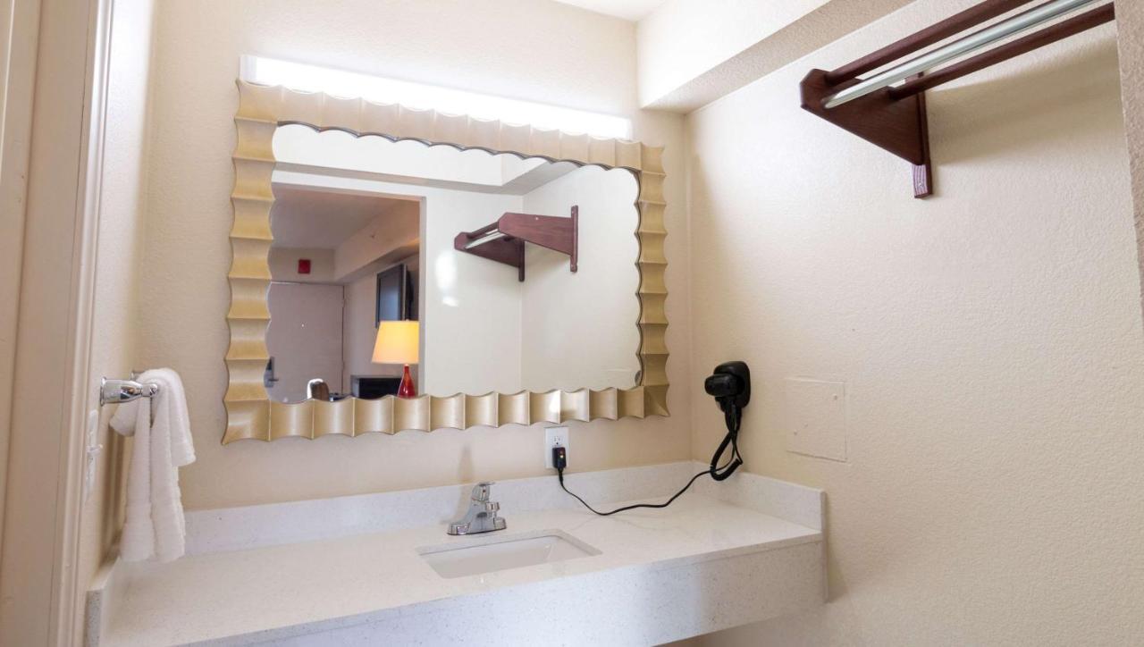 Magnuson Extended Stay And Suites Airport Hotel Irving Exteriér fotografie